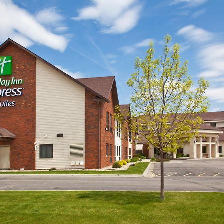 Best Western Watertown Inn & Suites Exterior photo