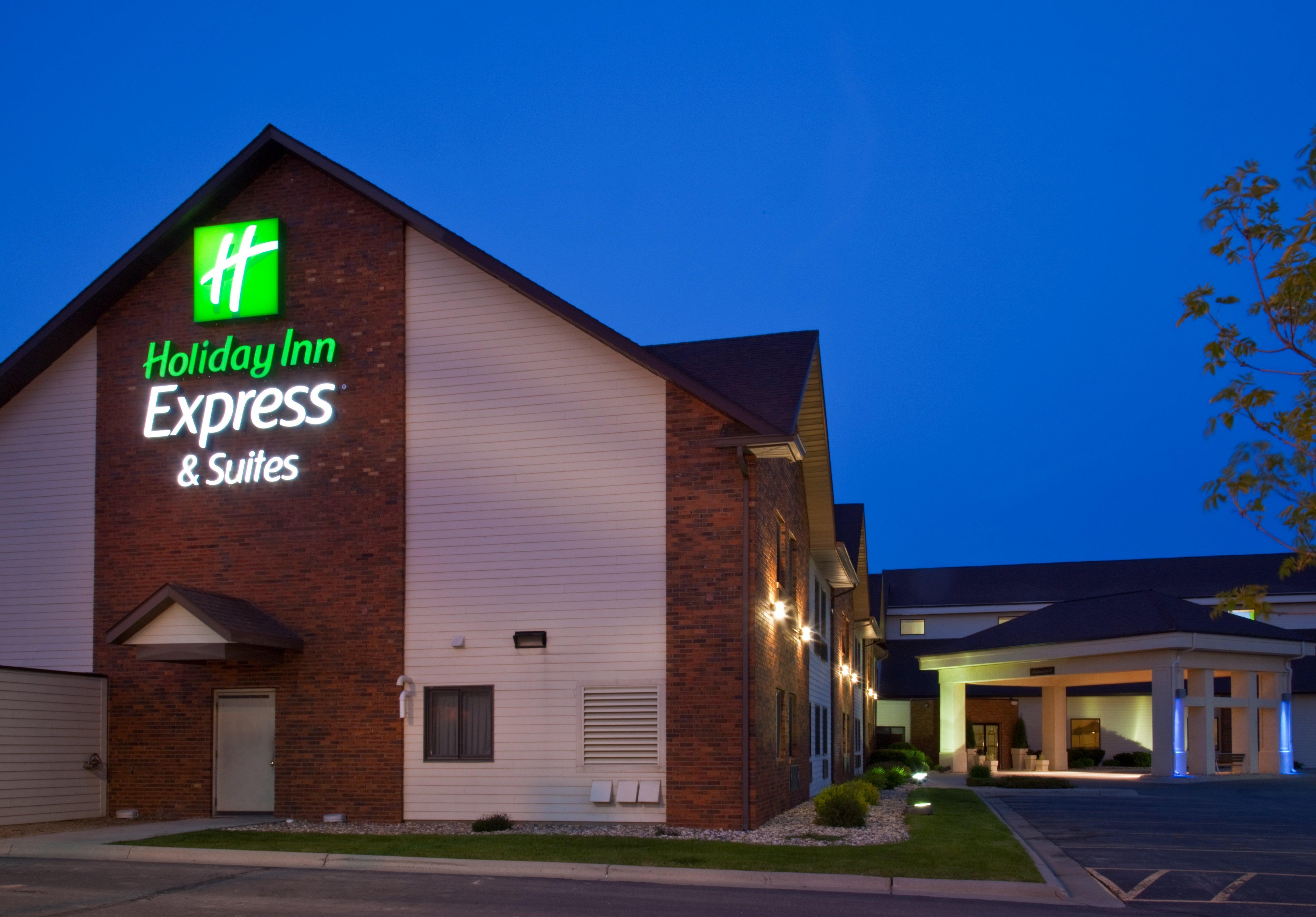 Best Western Watertown Inn & Suites Exterior photo