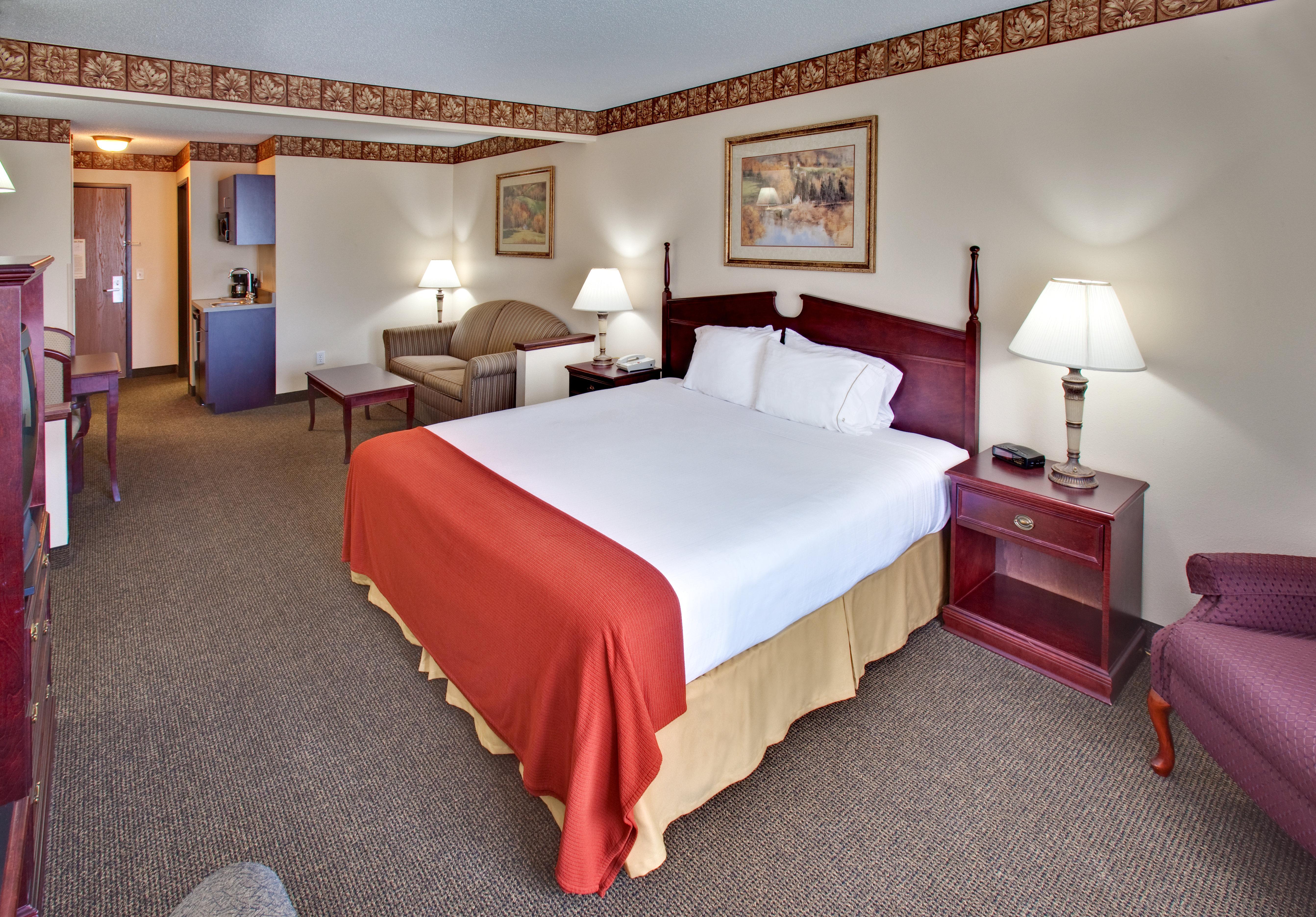 Best Western Watertown Inn & Suites Exterior photo