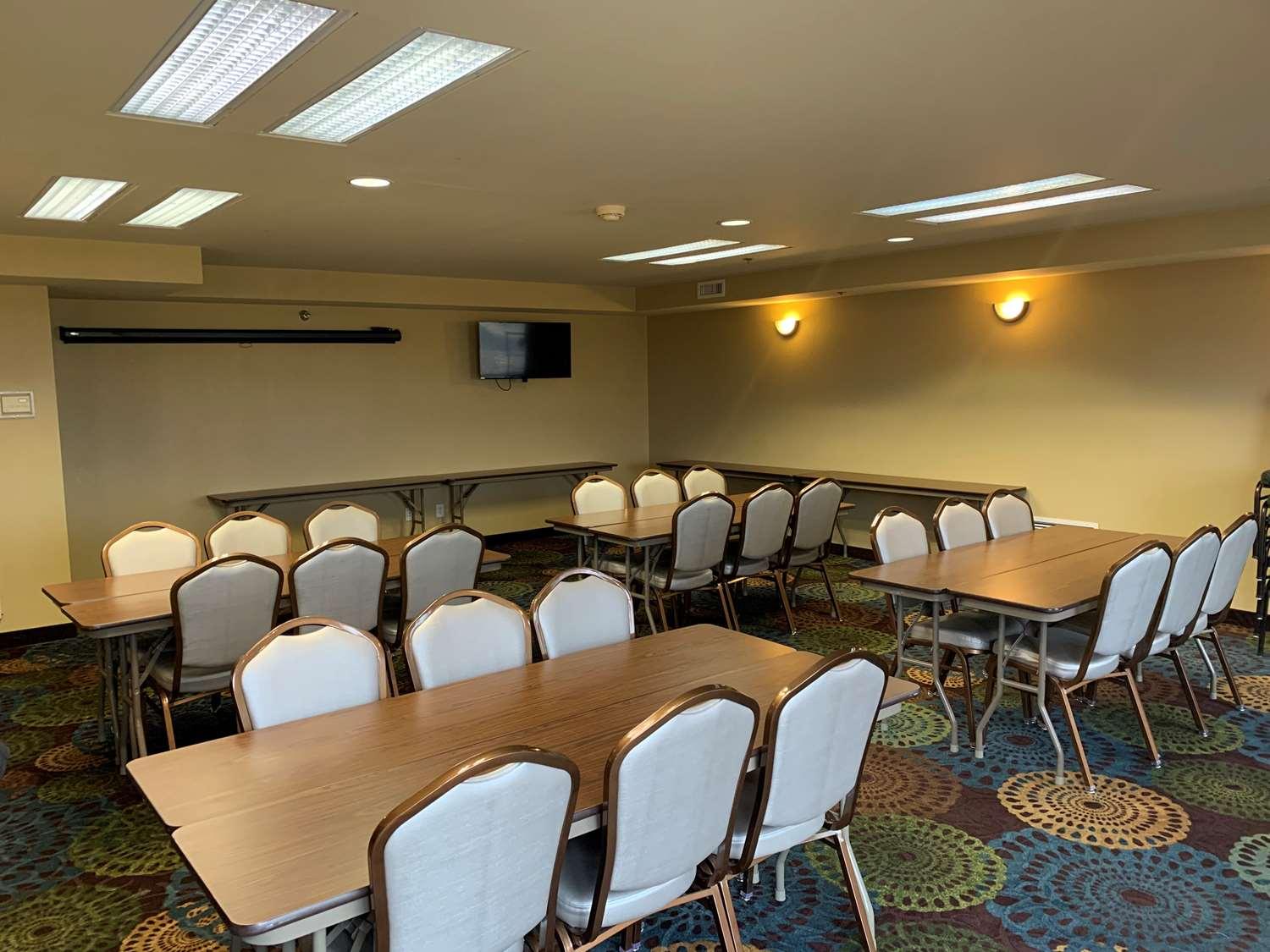 Best Western Watertown Inn & Suites Exterior photo