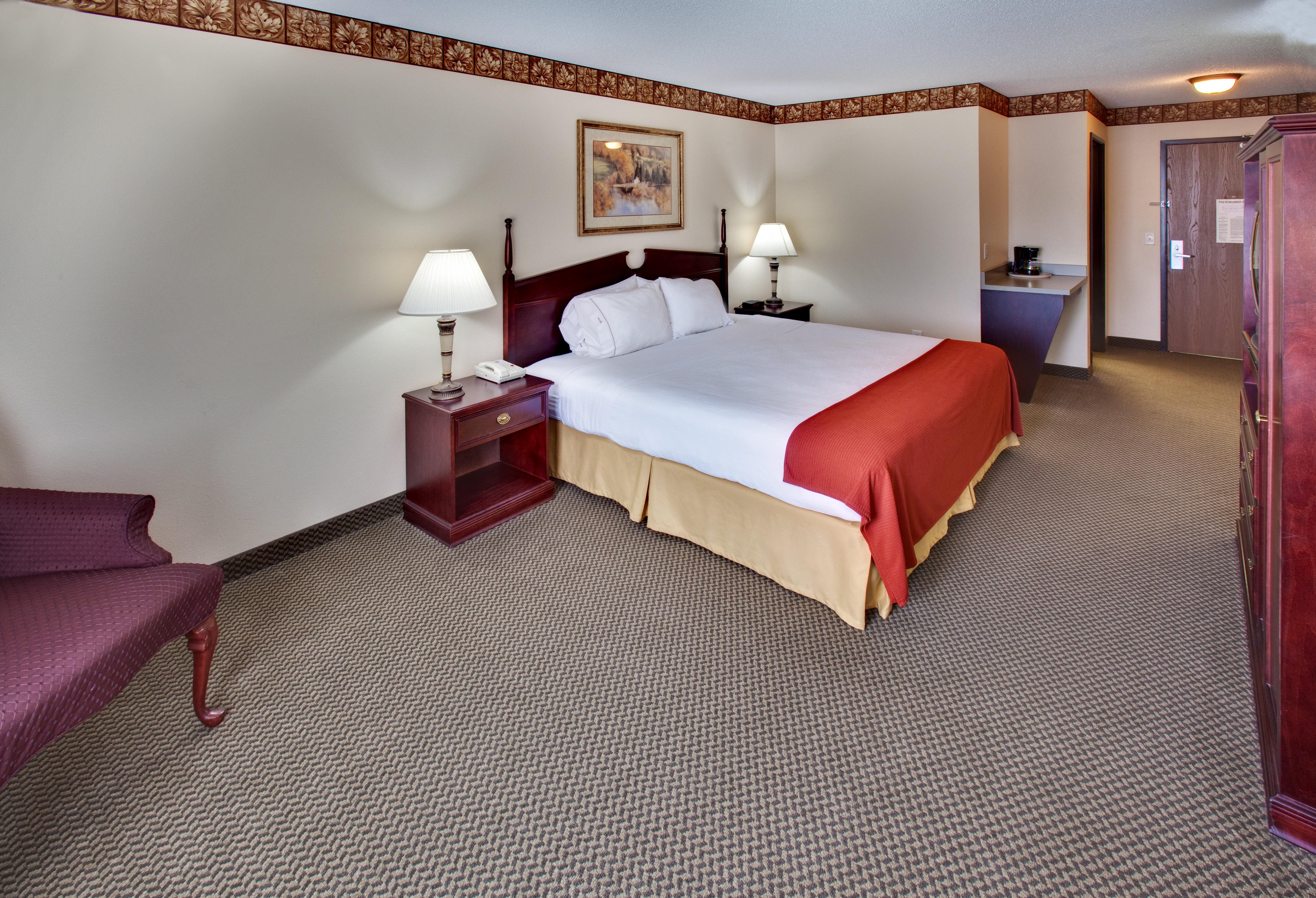 Best Western Watertown Inn & Suites Exterior photo