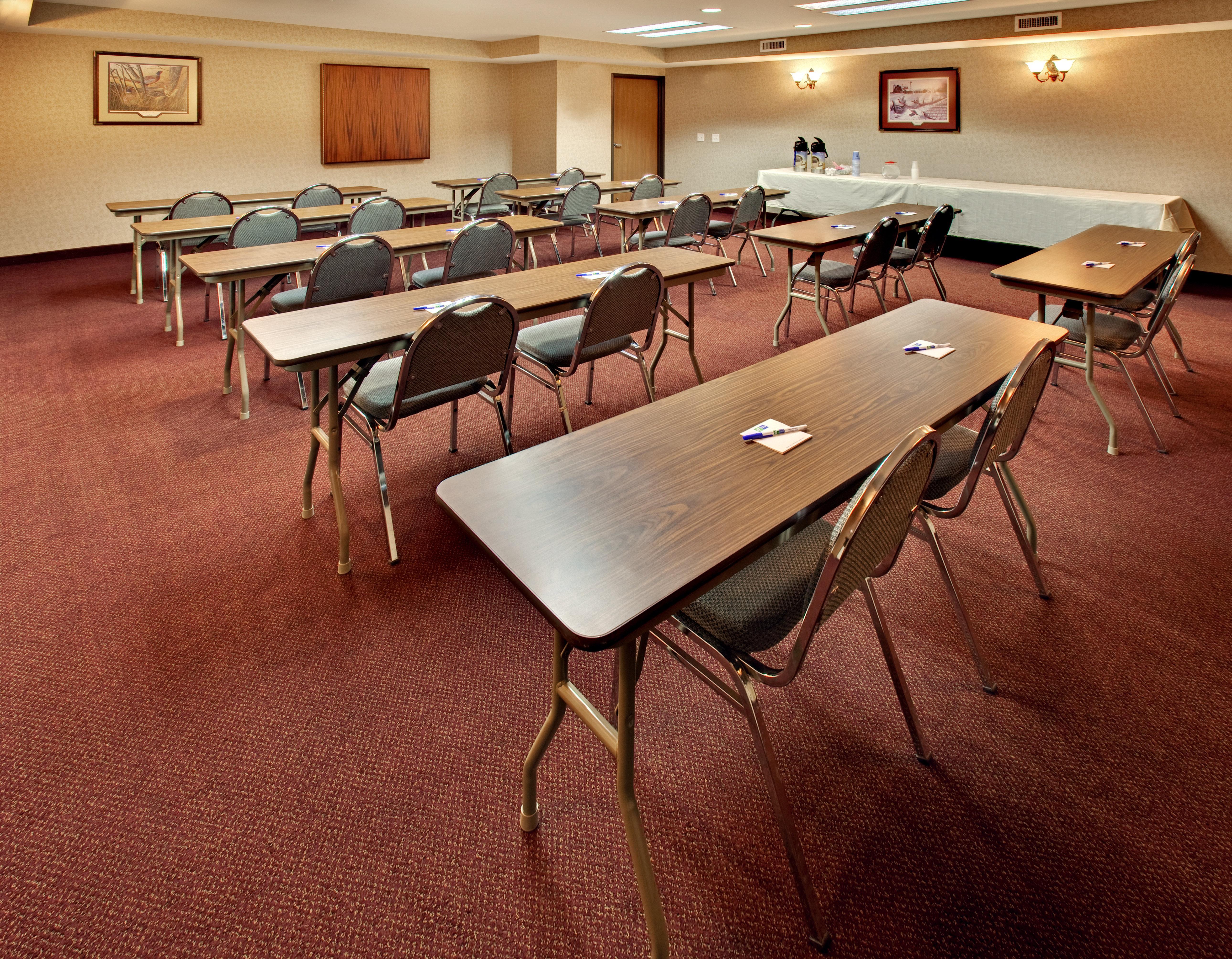 Best Western Watertown Inn & Suites Exterior photo