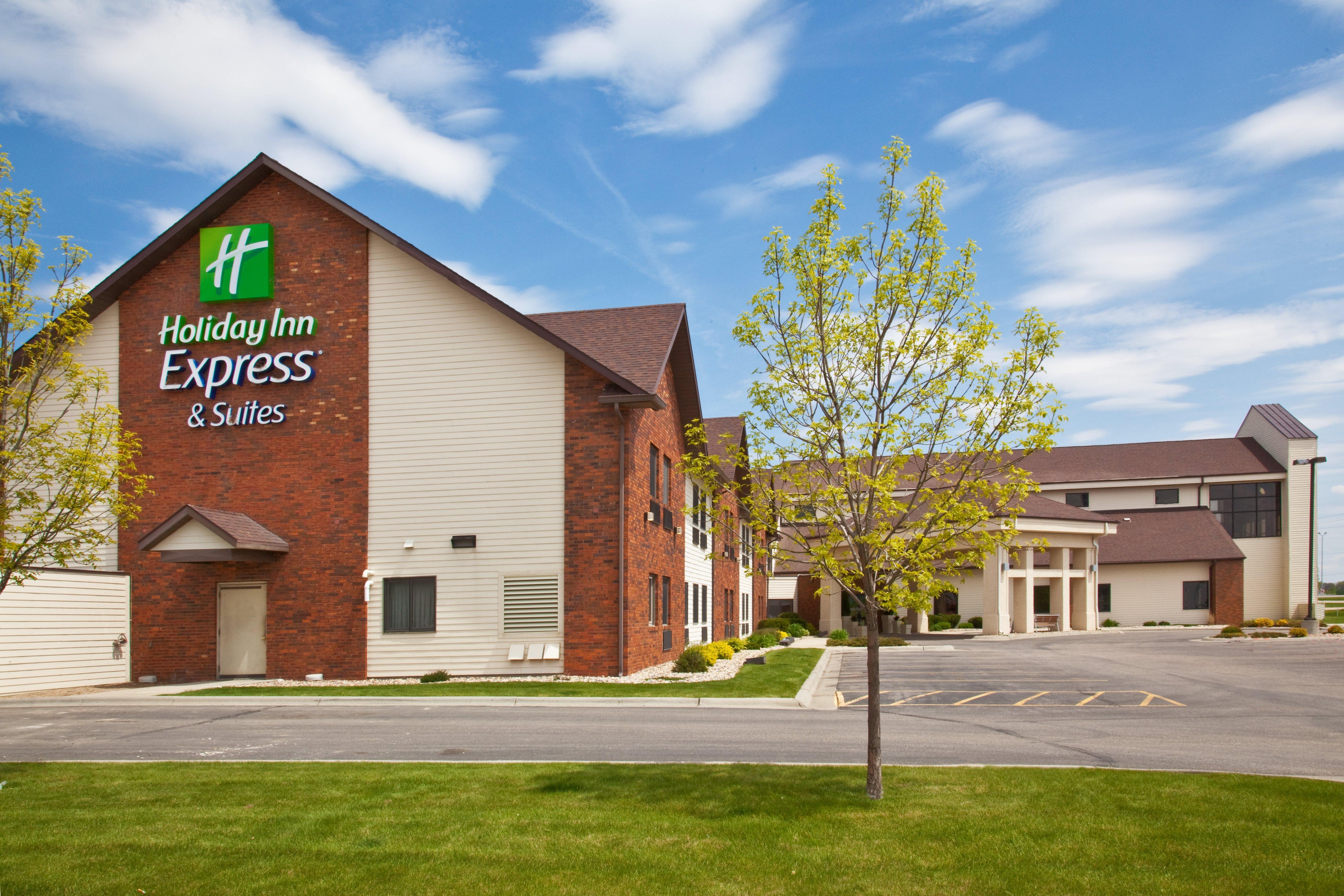 Best Western Watertown Inn & Suites Exterior photo